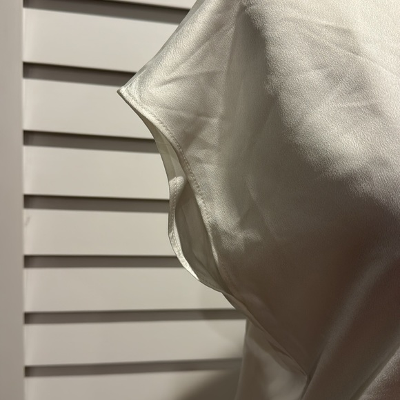 Halogen NWT Sleeveless round neck Top, 100% Polyester. - Picture 3 of 6